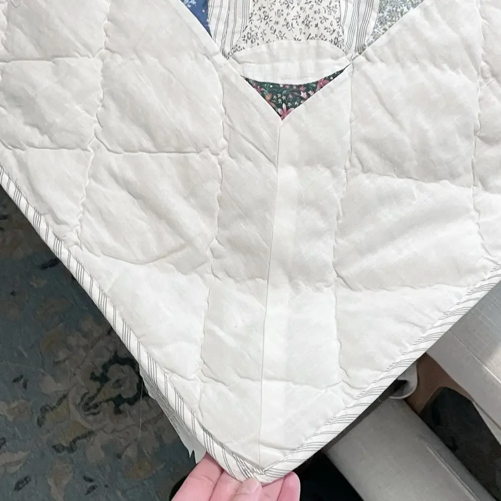 Vintage 1994 Cathedral Window Quilt White Blue Patchwork Floral 86 X 86